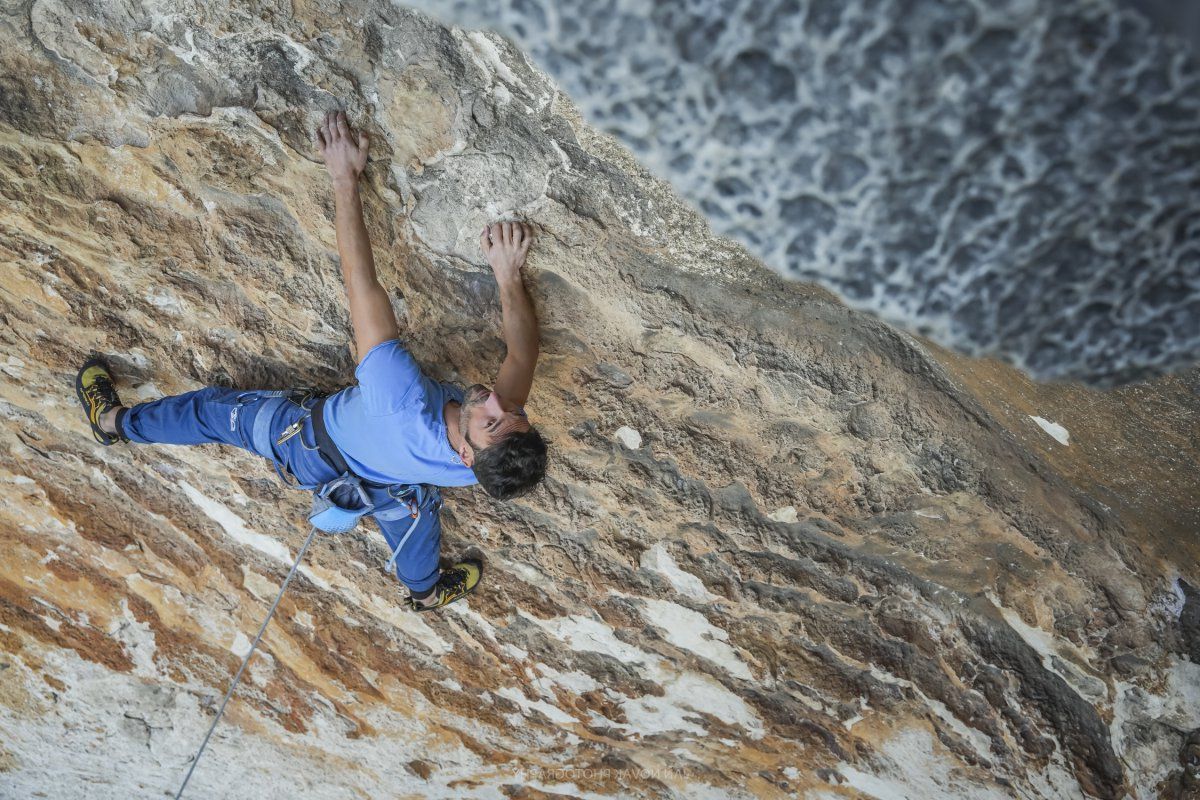 COPYRIGHT JAN NOVAK ESCALADE ARLES ALPILLE